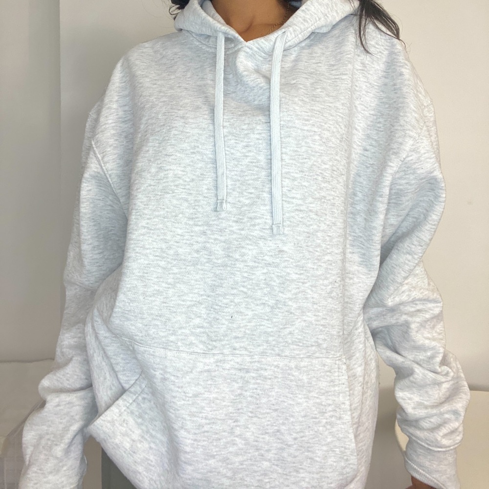 OVERSIZED GREY HOODIE